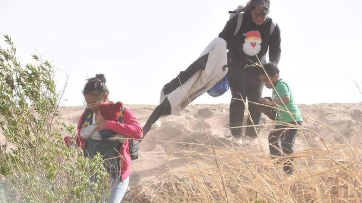 mujeres y niños migrantes migración